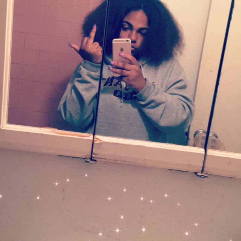 Meet your Posher, Tay